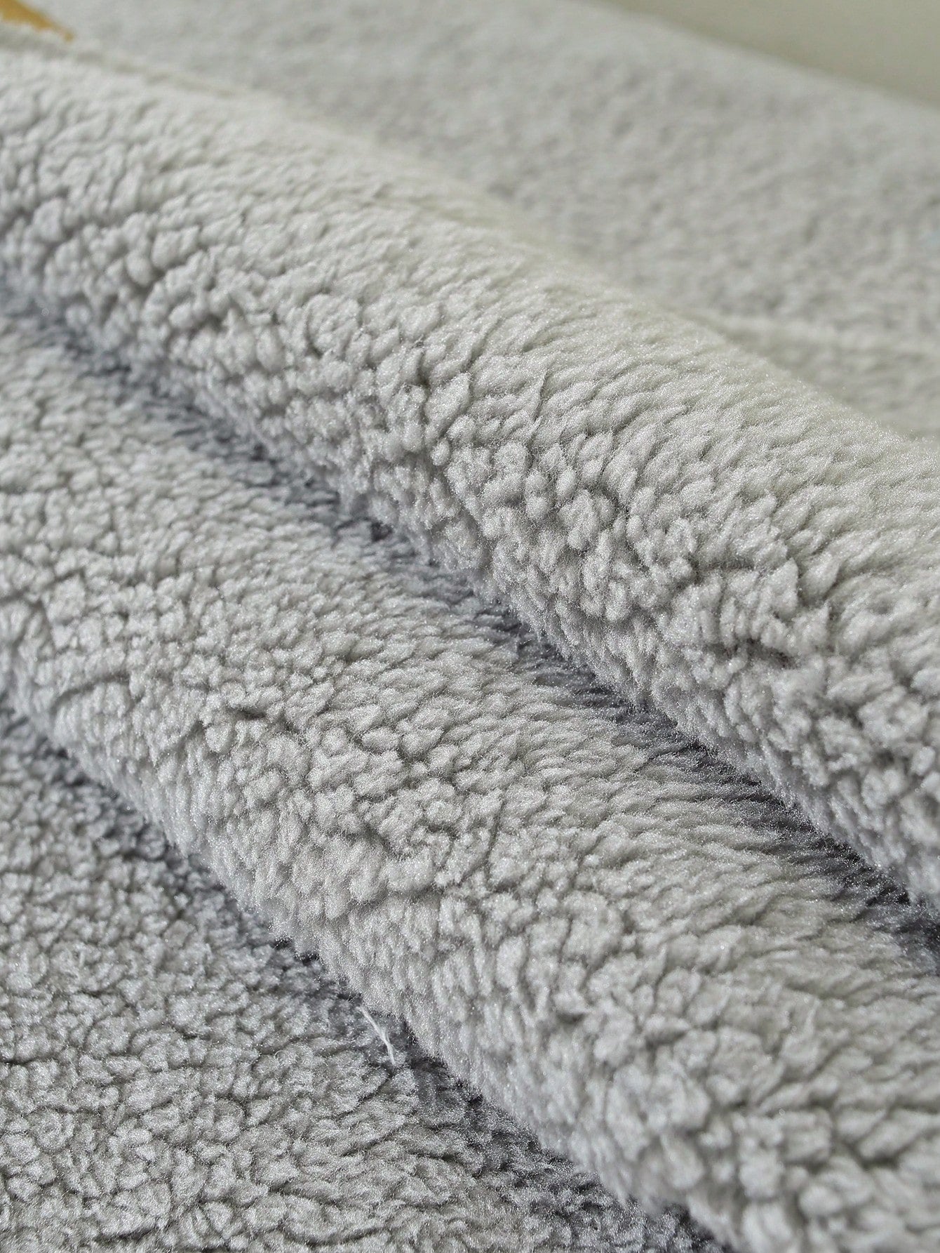 1pc Christmas Eve Sherpa Fleece Sofa Slipcover, Christmas Theme Anti-Slip Couch Protector For Christmas Decorations, Suitable For Office, Bedroom, Living Room Home Decor, All Season Grey