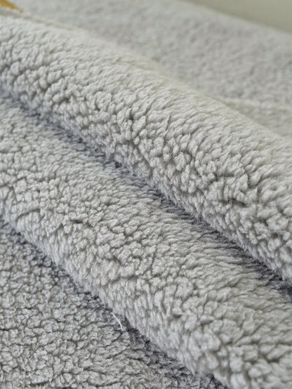 1pc Christmas Eve Sherpa Fleece Sofa Slipcover, Christmas Theme Anti-Slip Couch Protector For Christmas Decorations, Suitable For Office, Bedroom, Living Room Home Decor, All Season Grey