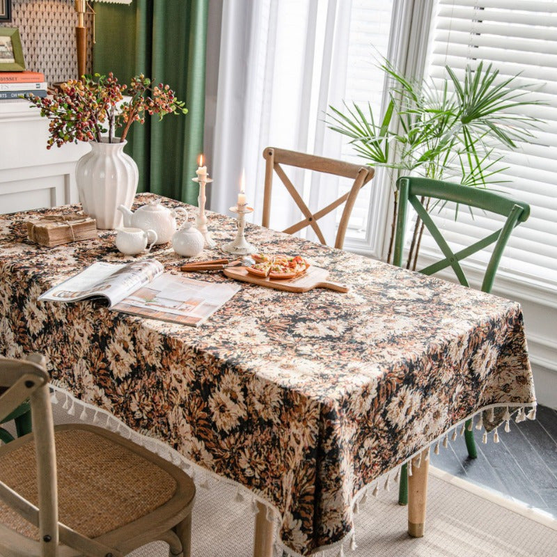 Luxurious Red Jacquard Tablecloth - Thick, Festive Christmas Design with Tassels for Dining & Parties